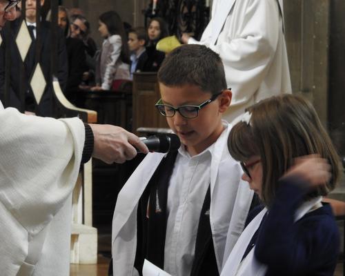 1eres communions 2018 cathedrale (105)