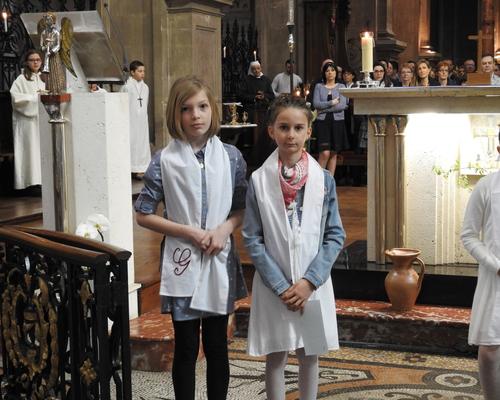 1eres communions 2018 cathedrale (109)