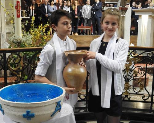 1eres communions 2018 cathedrale (123)