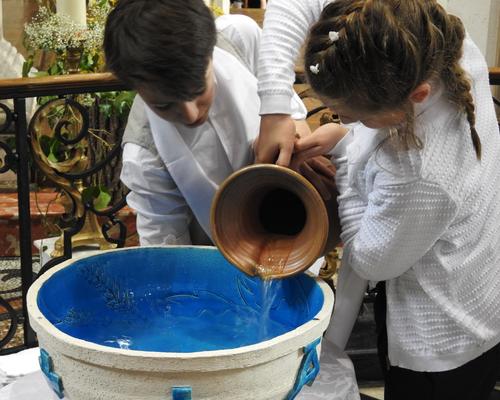 1eres communions 2018 cathedrale (124)