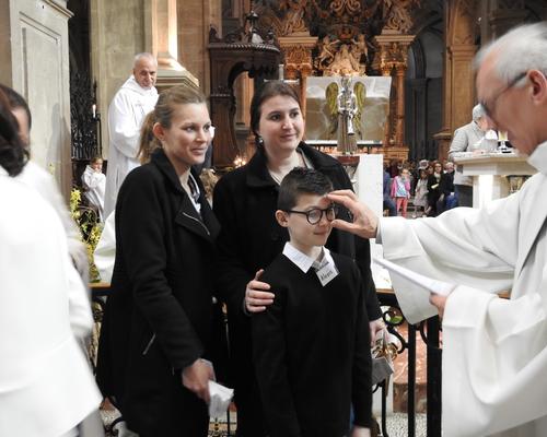 1eres communions 2018 cathedrale (130)