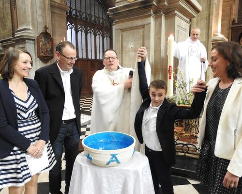 1eres communions 2018 cathedrale (132)