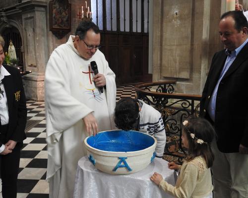 1eres communions 2018 cathedrale (141)