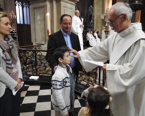 1eres communions 2018 cathedrale (145)