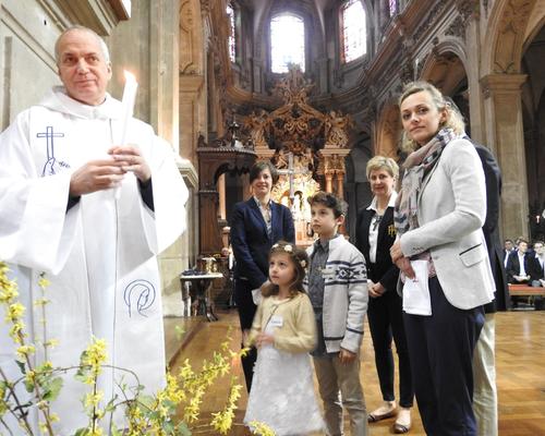 1eres communions 2018 cathedrale (148)