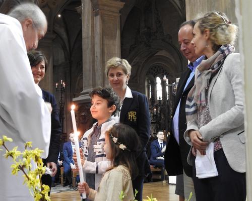 1eres communions 2018 cathedrale (150)