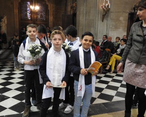 1eres communions 2018 cathedrale (154)