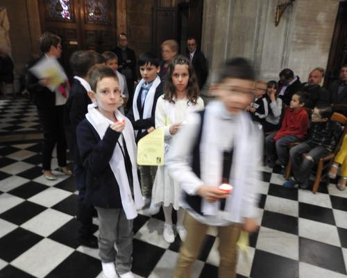 1eres communions 2018 cathedrale (159)