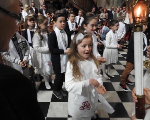 1eres communions 2018 cathedrale (175)