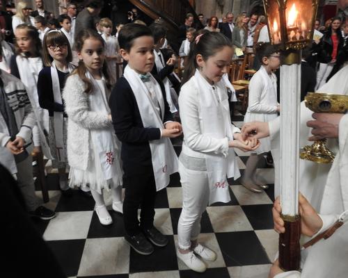 1eres communions 2018 cathedrale (176)