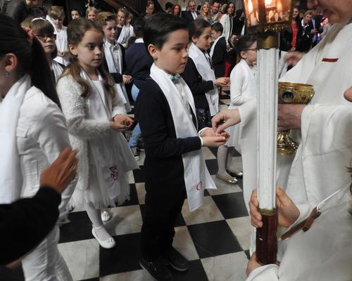 1eres communions 2018 cathedrale (177)