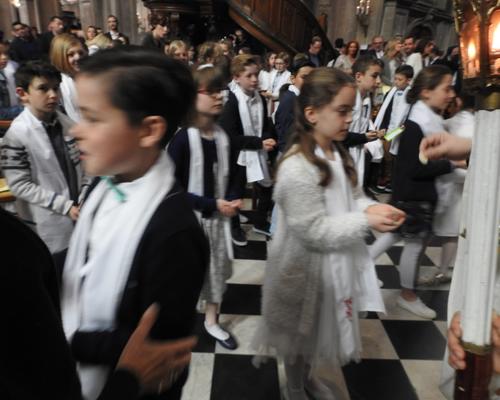 1eres communions 2018 cathedrale (178)
