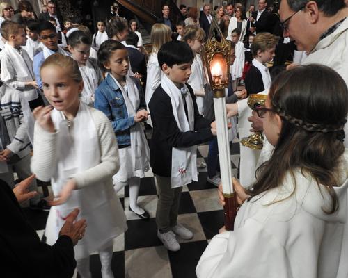 1eres communions 2018 cathedrale (183)