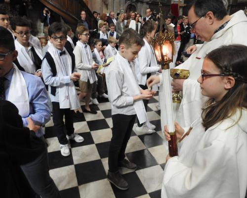 1eres communions 2018 cathedrale (187)