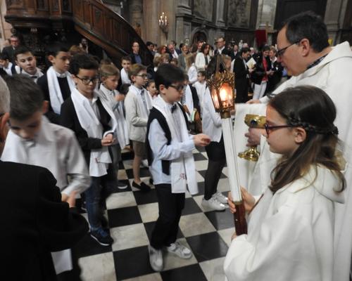1eres communions 2018 cathedrale (188)