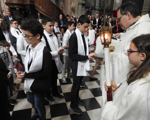 1eres communions 2018 cathedrale (190)