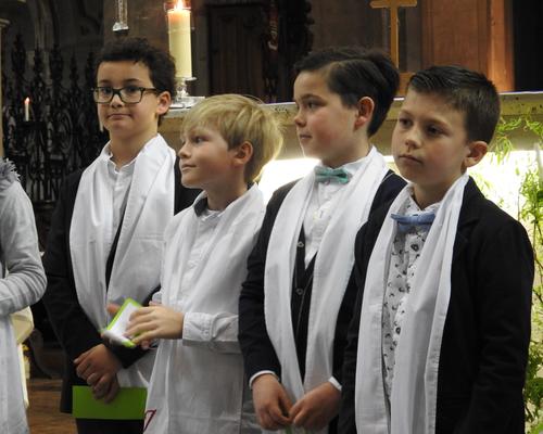1eres communions 2018 cathedrale (200)