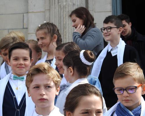 1eres communions 2018 cathedrale (202)