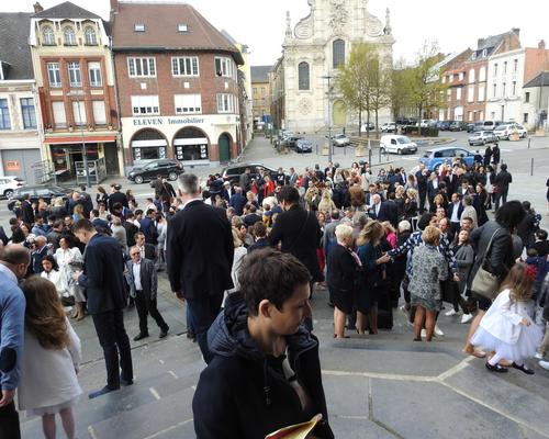 1eres communions 2018 cathedrale (205)