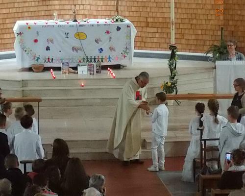 13-05-2018-1ere communion (81)