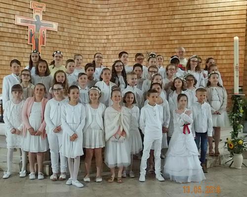 13-05-2018-1ere communion (139)