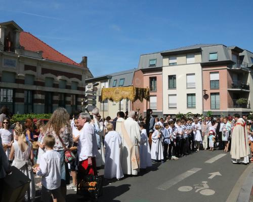 1806_Vignette Fête du St-Sacrement_Procession 3