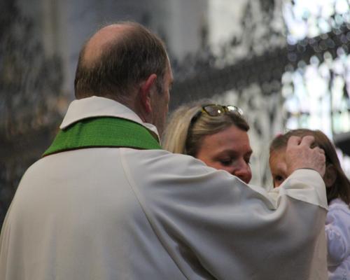 Bénédiction d'une future baptisée.