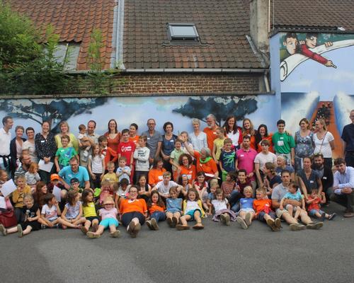 après le temps de relecture en équipes par tranches d'âge, vite une photo de groupe avant que d'autres participants ne doivent nous quitter