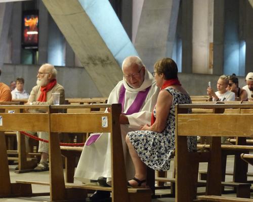 Lourdes2018-photos Sacrmt reconciliation (31)