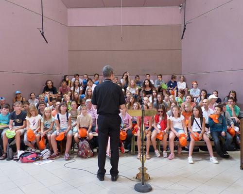 Lourdes2018-photos Mgr Dollmann rencontre les jeun