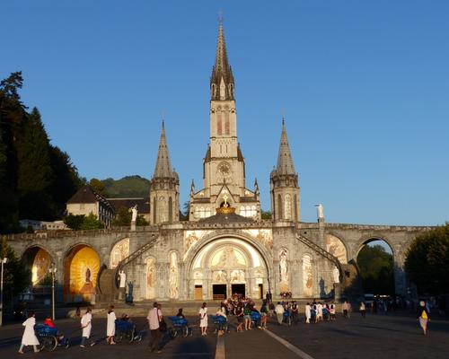Lourdes2018-photos messe grotte (1)