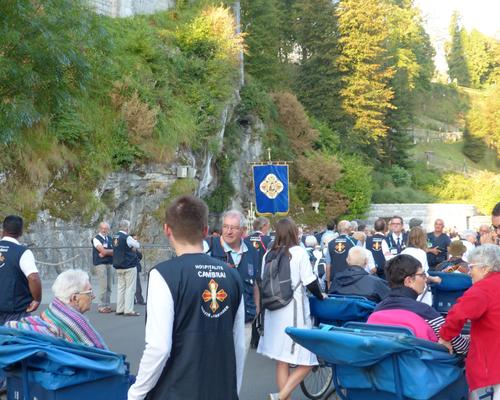 Lourdes2018-photos messe grotte (3)