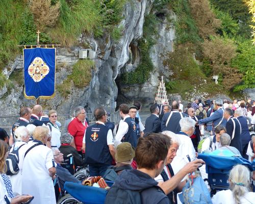 Lourdes2018-photos messe grotte (4)