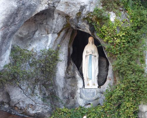 Lourdes2018-photos messe grotte (5)