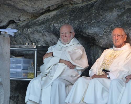 Lourdes2018-photos messe grotte (20)