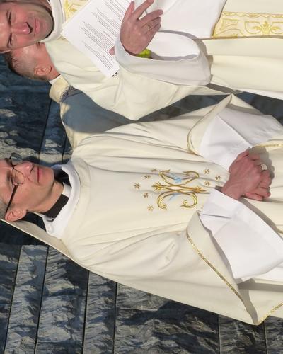 Lourdes2018-photos messe grotte (21)