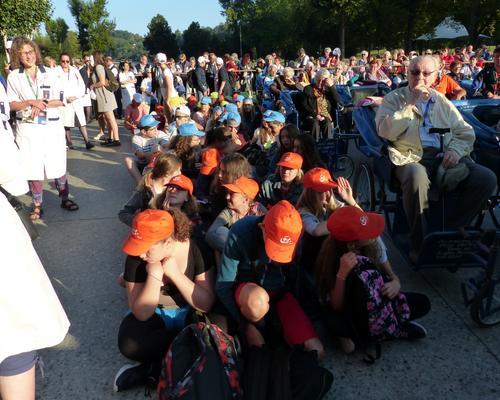 Lourdes2018-photos messe grotte (22)