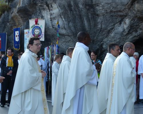 Lourdes2018-photos messe grotte (28)