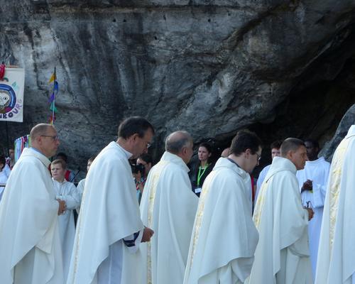 Lourdes2018-photos messe grotte (29)
