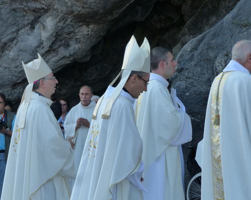 Lourdes2018-photos messe grotte (33)
