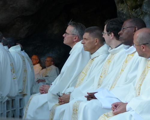 Lourdes2018-photos messe grotte (36)