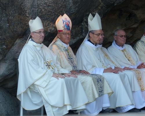 Lourdes2018-photos messe grotte (38)