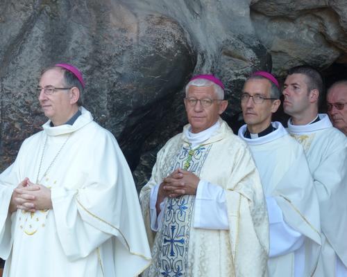 Lourdes2018-photos messe grotte (40)