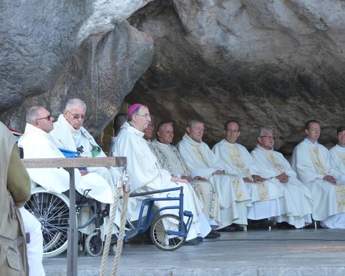 Lourdes2018-photos messe grotte (46)