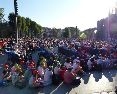 Lourdes2018-photos messe grotte (48)