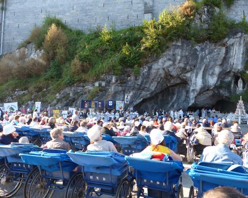Lourdes2018-photos messe grotte (52)