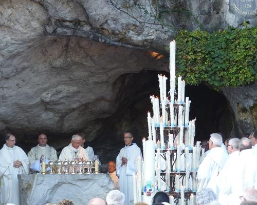 Lourdes2018-photos messe grotte (55)