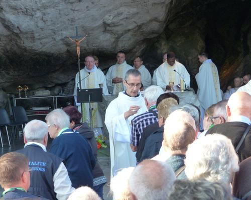 Lourdes2018-photos messe grotte (78)