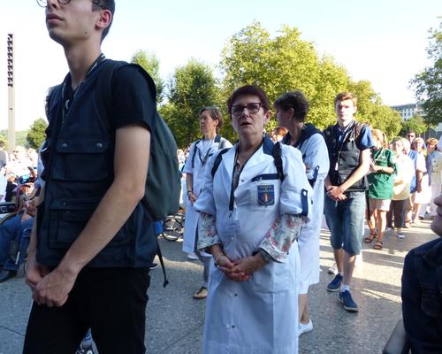 Lourdes2018-photos messe grotte (82)