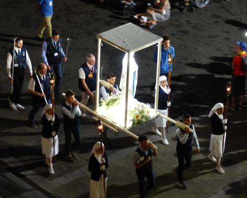 Lourdes2018-photos procession flambeaux 2 (7)